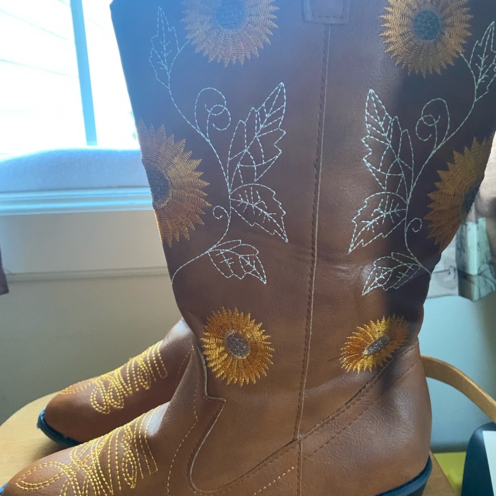 Sunflower boots